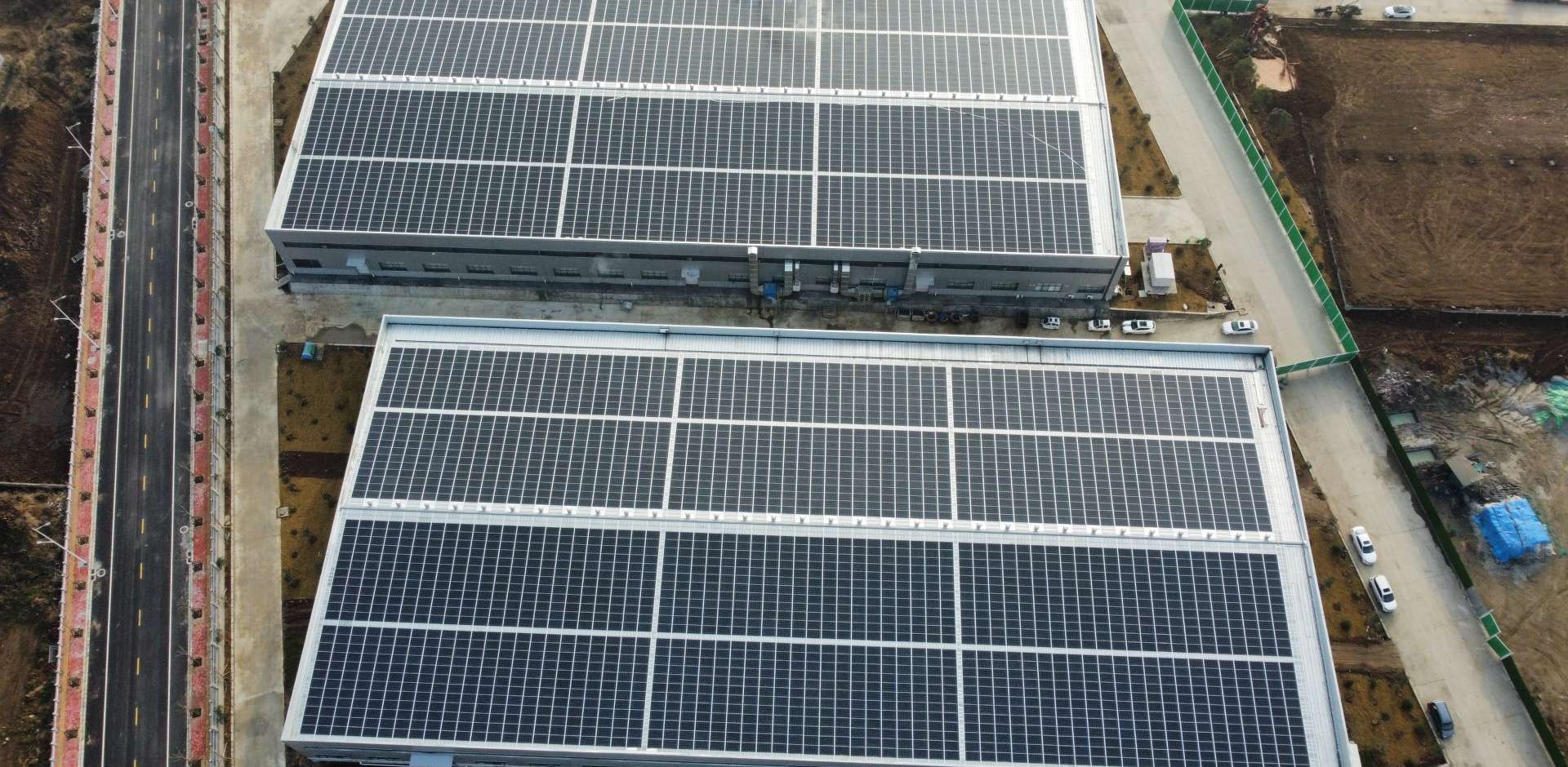 1920-2021年3月，河南唐河縣 中部食品城BIPV光伏項目，裝機量1.8MW，年發(fā)電200萬度，滿足45%用電需求.jpg